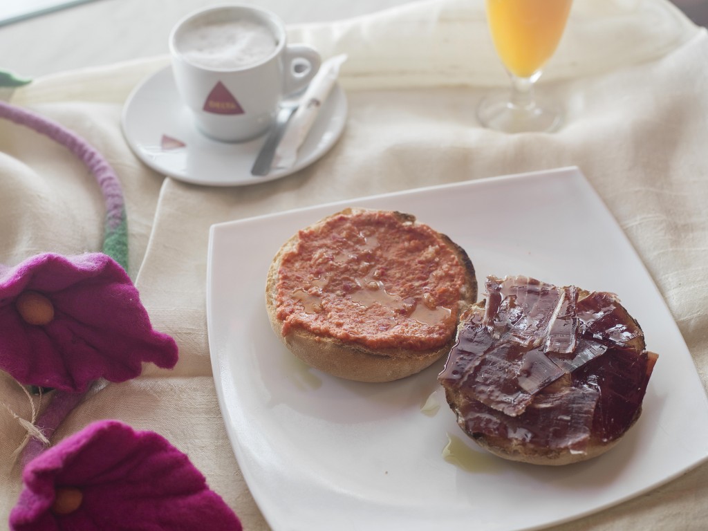 breakfast in the center of seville